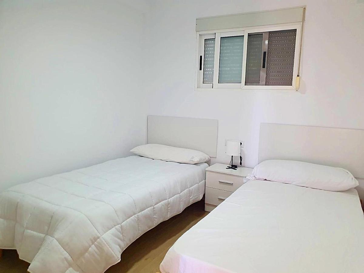 First Line Apartment With 3 Bedrooms And Seaviews Benidorm Exteriér fotografie