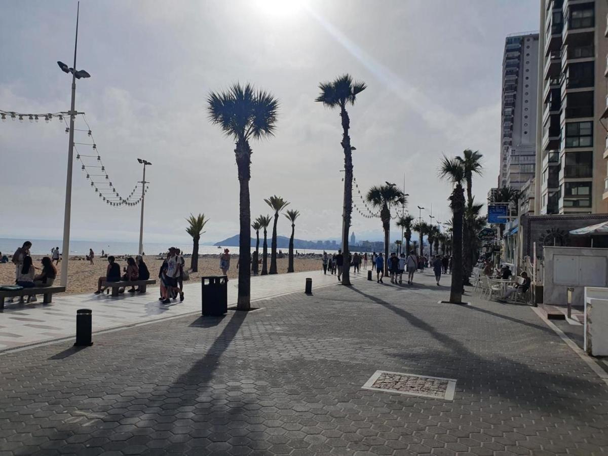 First Line Apartment With 3 Bedrooms And Seaviews Benidorm Exteriér fotografie